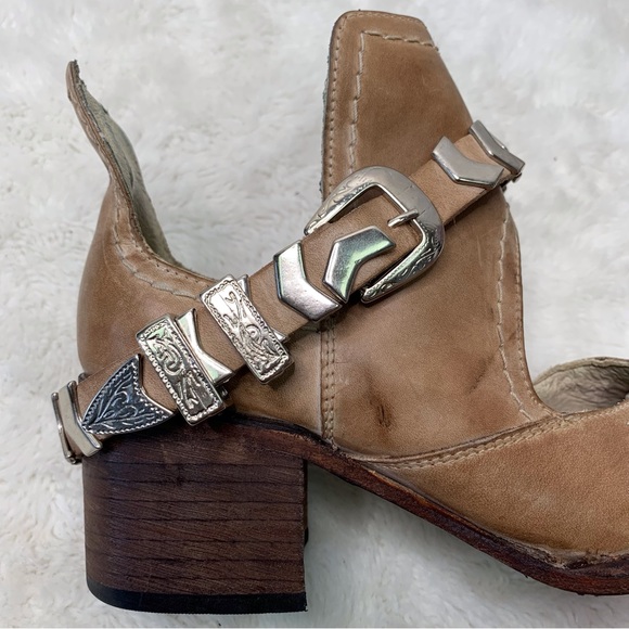 Free Bird by Steven Women's Blade In Taupe Chain Ankle Booties Size 7 - Picture 5 of 15